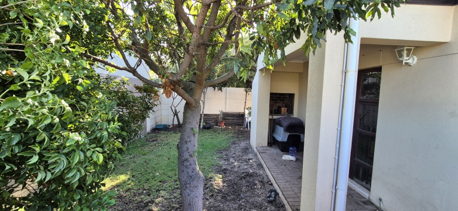 2 Bedroom Property for Sale in Parklands Western Cape